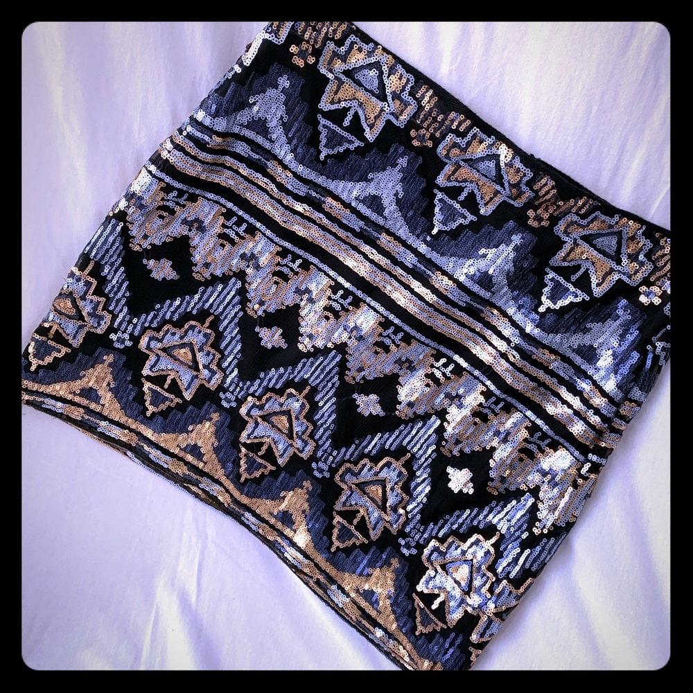 Fitted Sequin  skirt